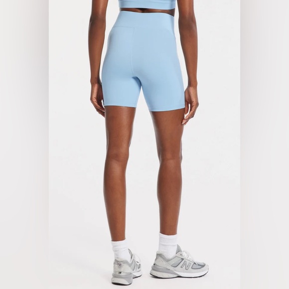 NWT Bandier Center Stage 6in Biker Short - Chambray Blue - Picture 3 of 3